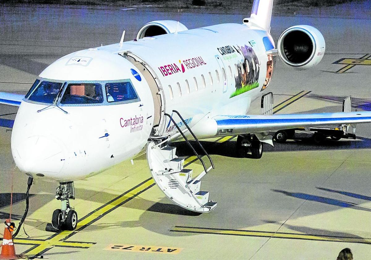 El vuelo a Madrid es el único con carácter regular que despega desde el aeropuerto de Agoncillo.