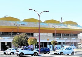 Exterior del frontón municipal El Ferial de Haro, cuya reforma se está tramitando.