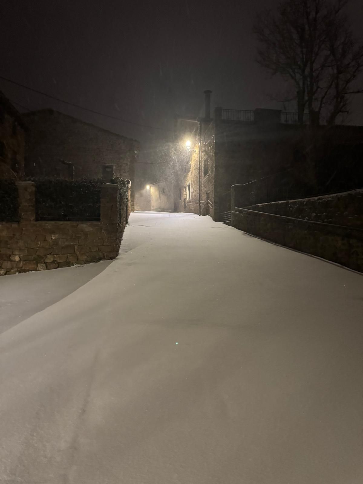 La nieve cubre las calles de Lumbreras