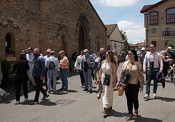 Participantes en la Cata del Barrio de la Estación, en Haro.
