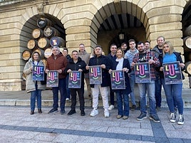 Representantes de Ayuntamiento, hostelería y bodegas participantes.