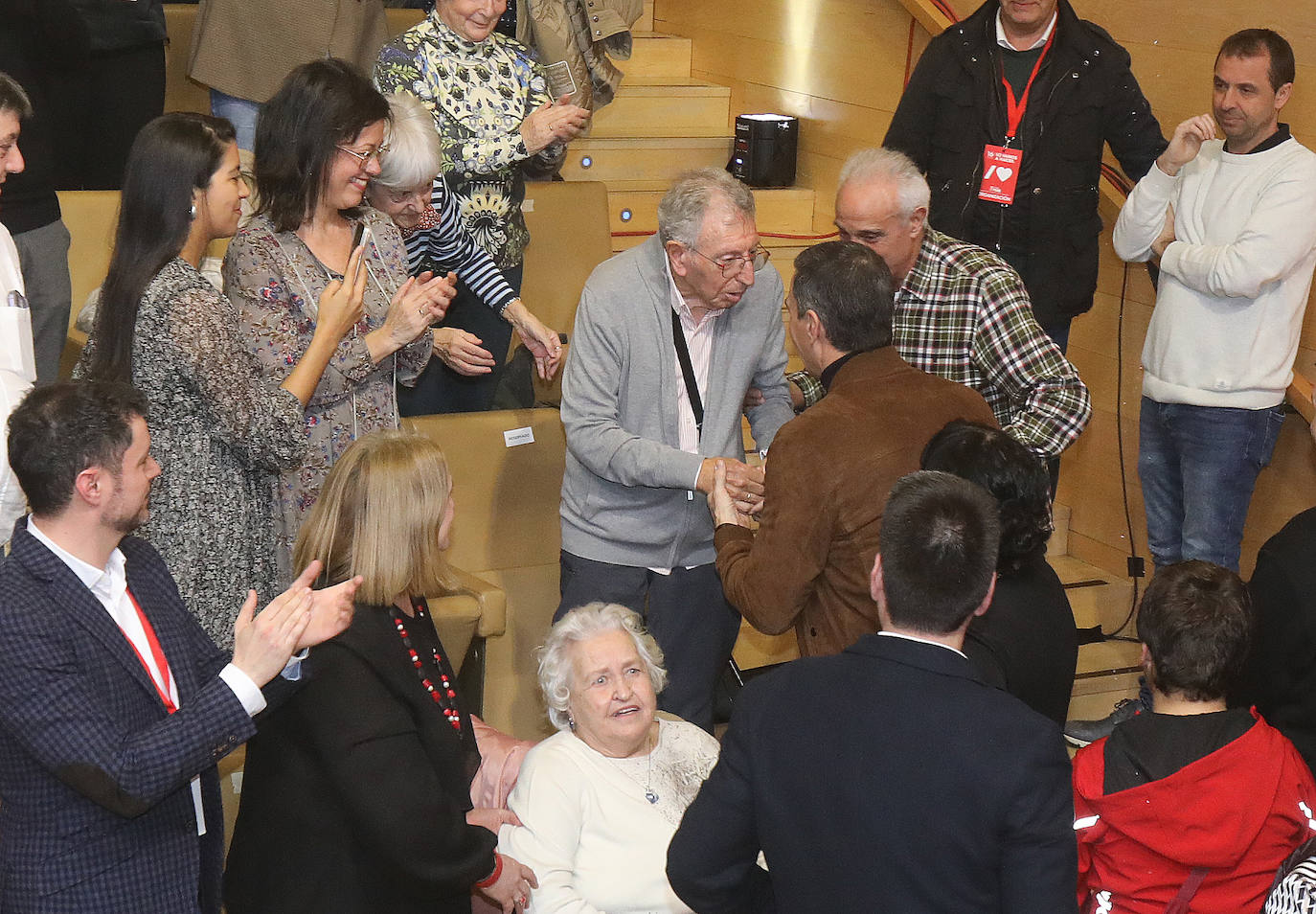 La intervención de Pedro Sánchez en el Congreso Regional del PSOE riojano, en imágenes