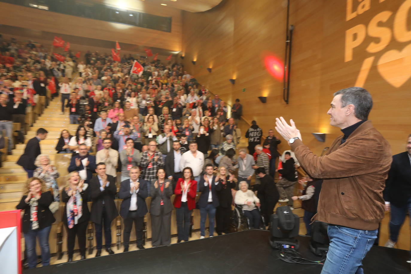 La intervención de Pedro Sánchez en el Congreso Regional del PSOE riojano, en imágenes