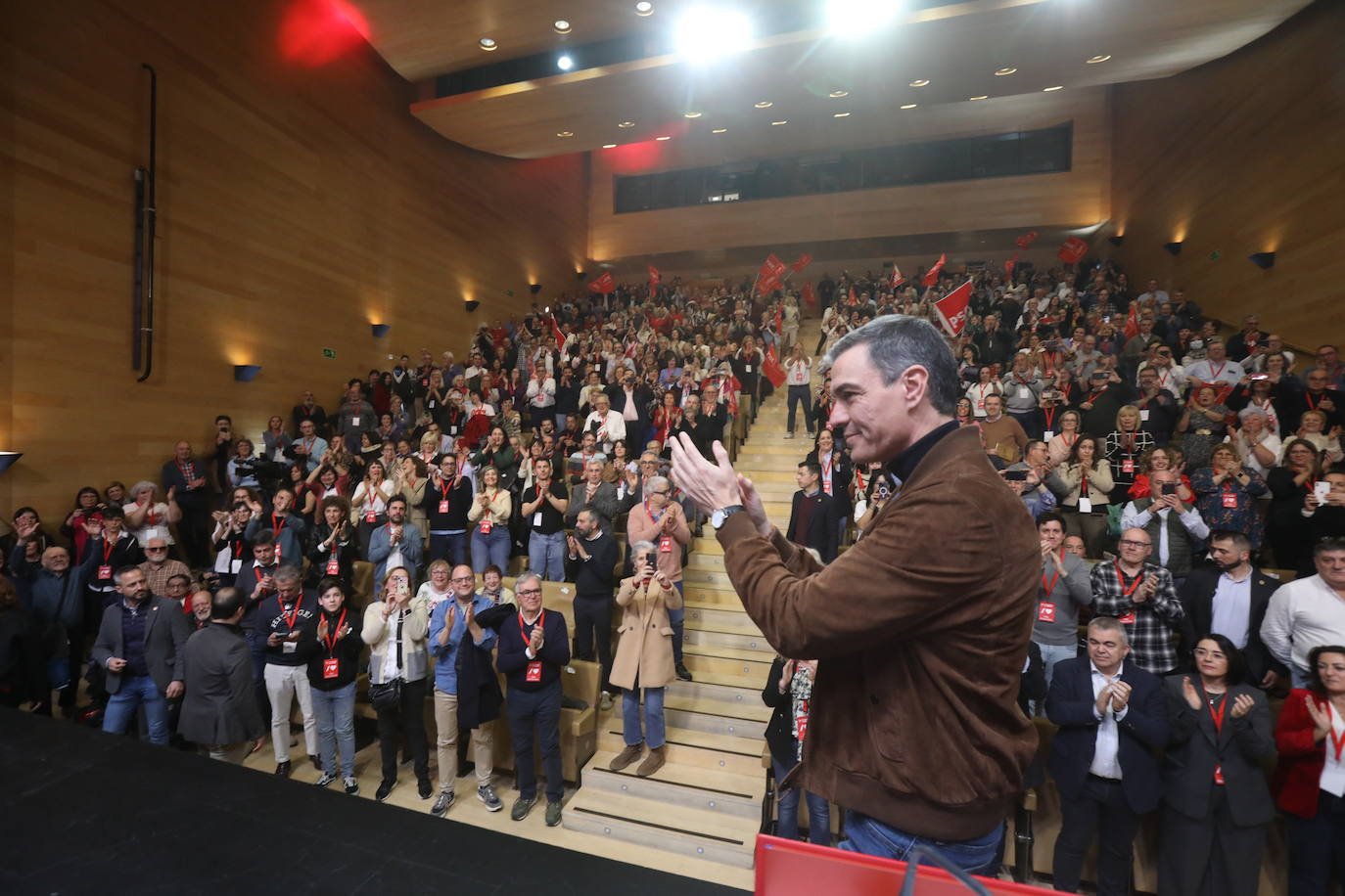 La intervención de Pedro Sánchez en el Congreso Regional del PSOE riojano, en imágenes