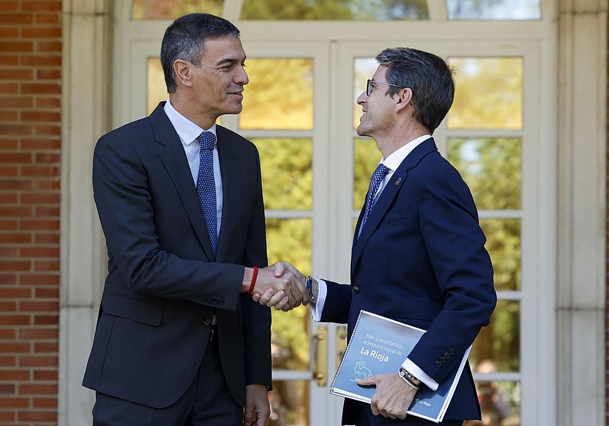 El presidente Capellán con Pedro Sánchez en la Moncloa.