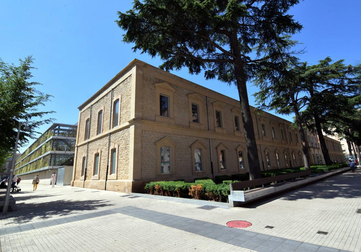 Exterior del Palacio de Justicia de La Rioja.
