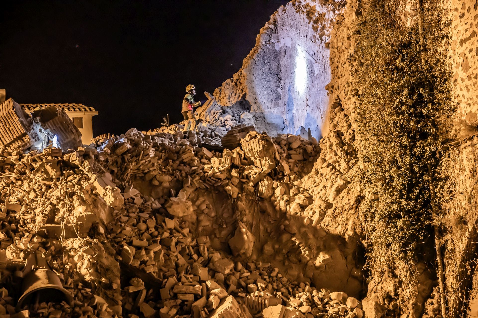 Viguera lamenta la caída de la torre de su iglesia