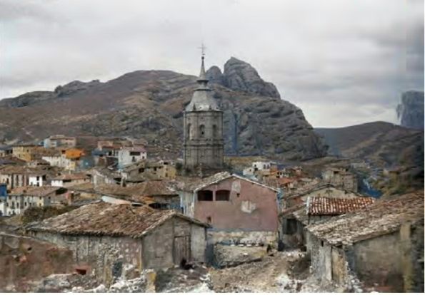 Se derrumba la torre de la iglesia de Viguera