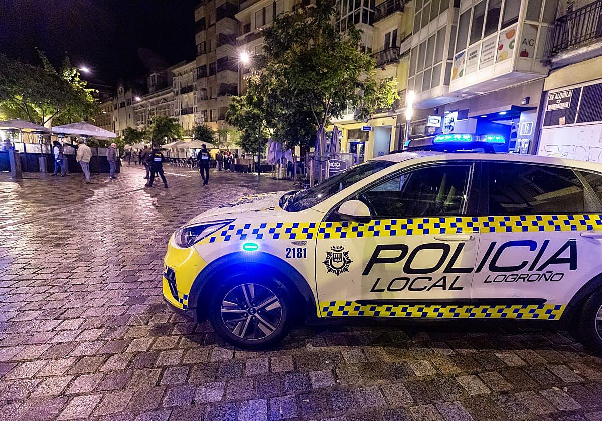 La Policía Local interpuso el fin de semana 57 denuncias, 36 de ellas por orinar en la calle