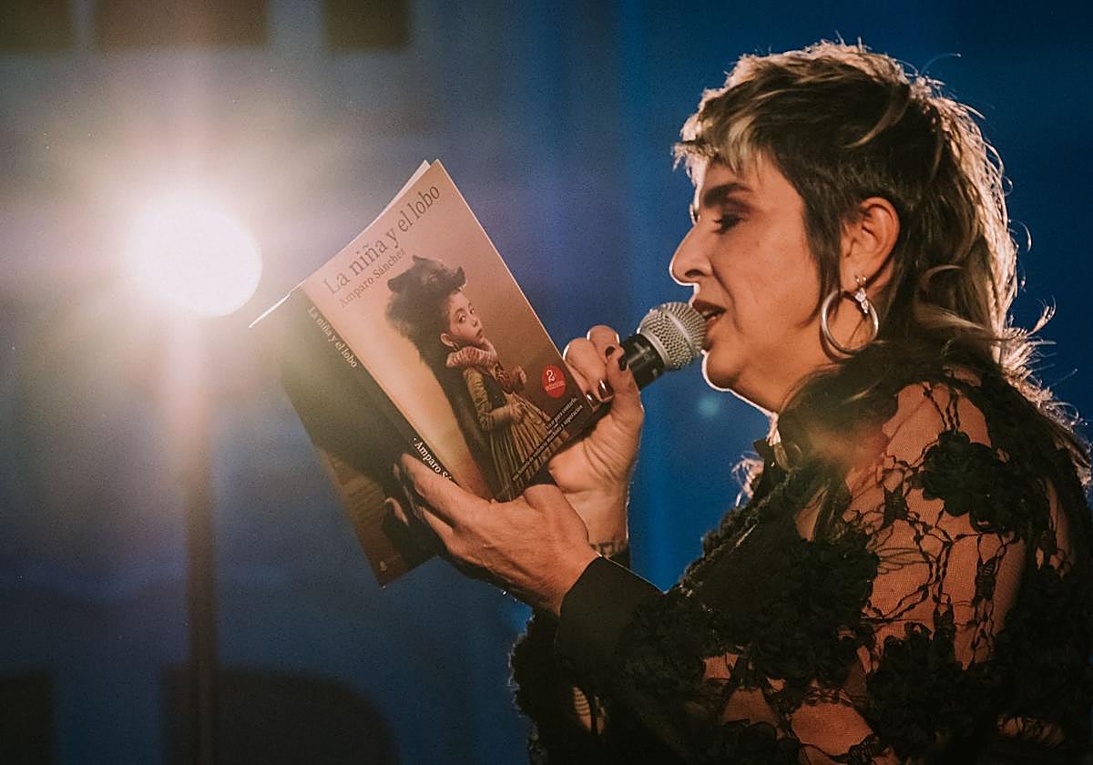 Amparo Sánchez durante su actuación en Actual 2023, también en el Círculo Logroñés.