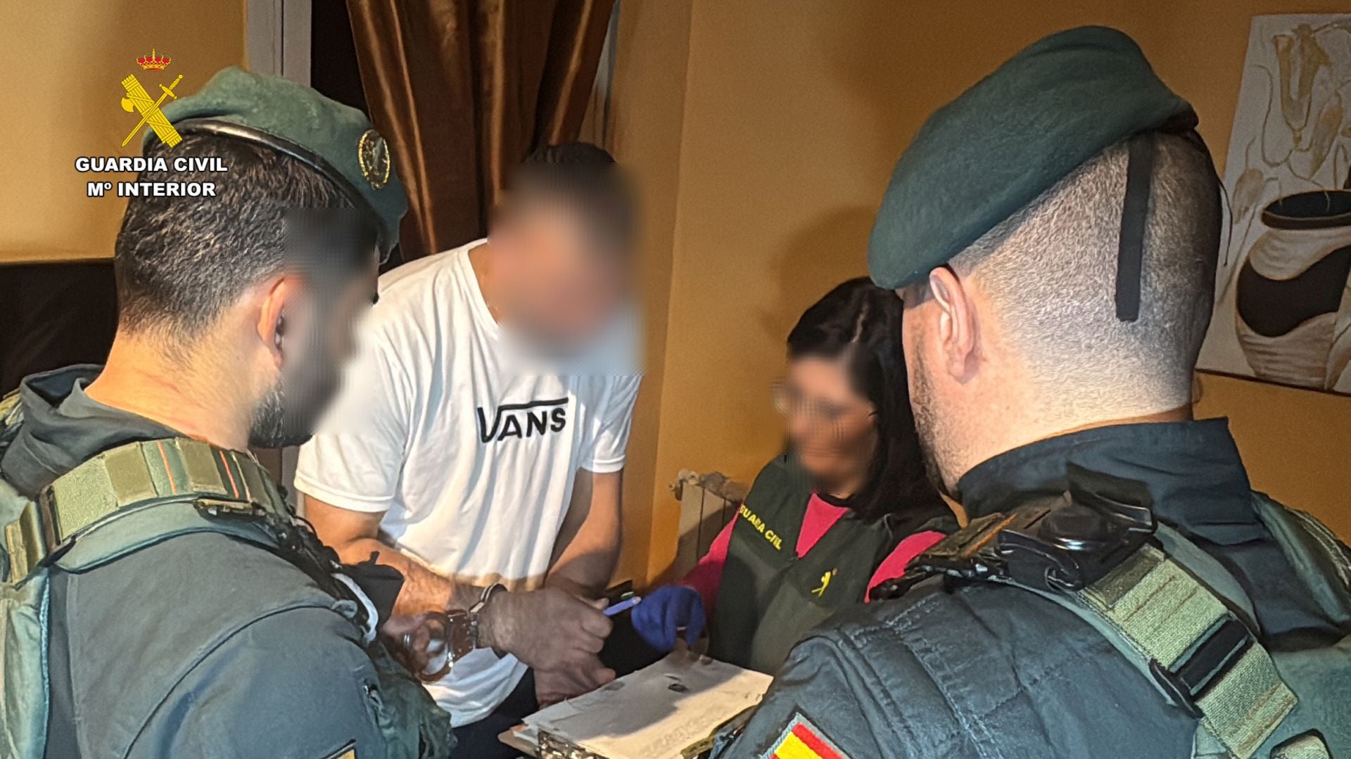 Las imágenes de la intervención de la Guardia Civil en Haro