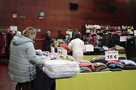 El Cervantes mostró su polivalencia al convertir su patio de butacas en una planta comercial.