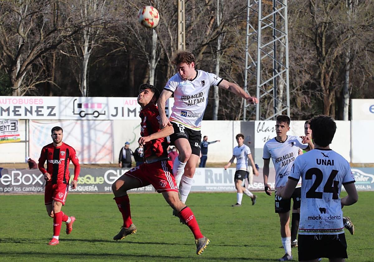 Una imagen del encuentroentre el Alfaro y el Arenas