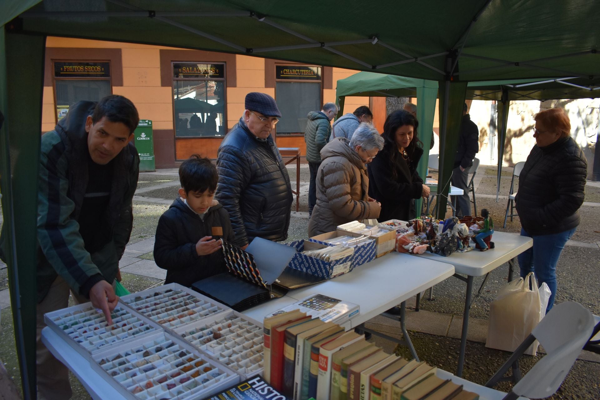 Imágenes del mercadillo &#039;El rincón del coleccionista&#039;