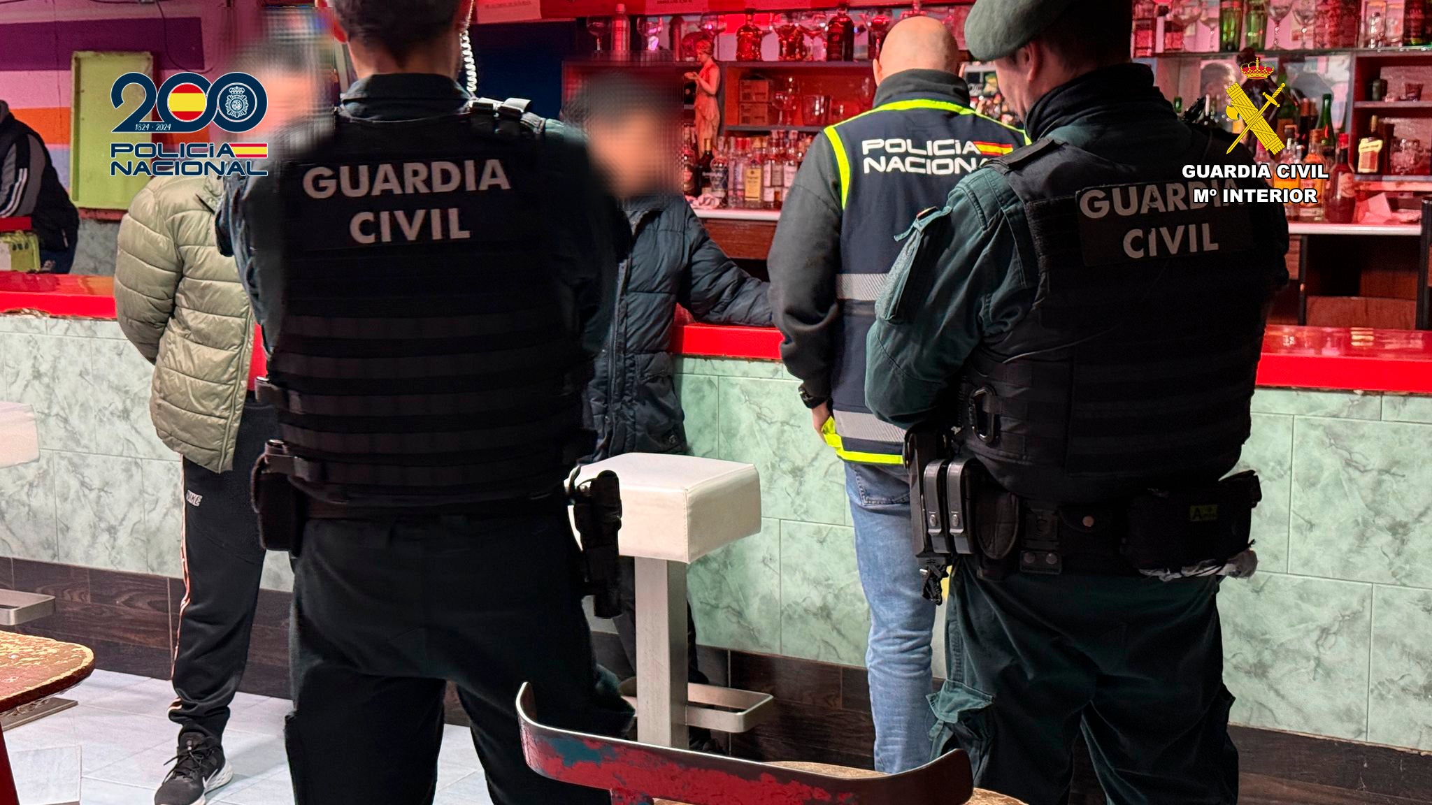 Las imágenes del operativo en los clubs de Rincón de Soto