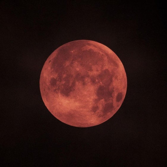 Disfrutar de la Luna de sangre en La Rioja, una misión «casi imposible»