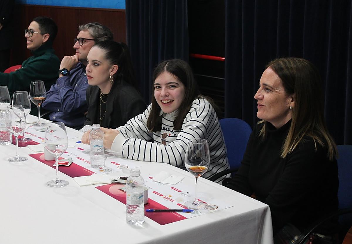 Tarde de viernes con catas, vino y diversión en Nájera