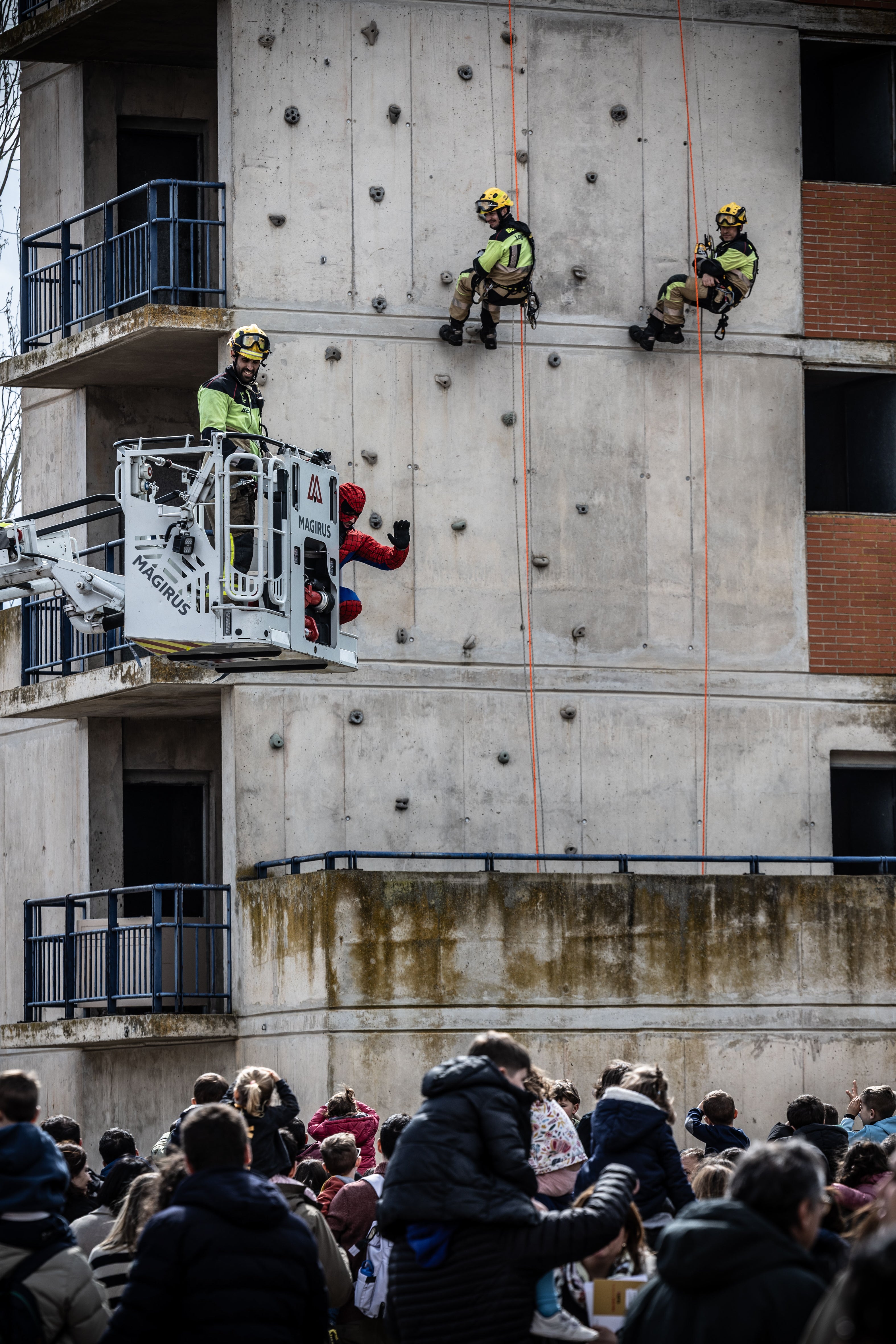 Los Bomberos de Logroño celebran su patrón con una fiesta infantil