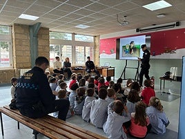 Una de las charlas de ayer.