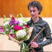 Fabio Muro, tras ganar el premio César Uceda en Lejona.