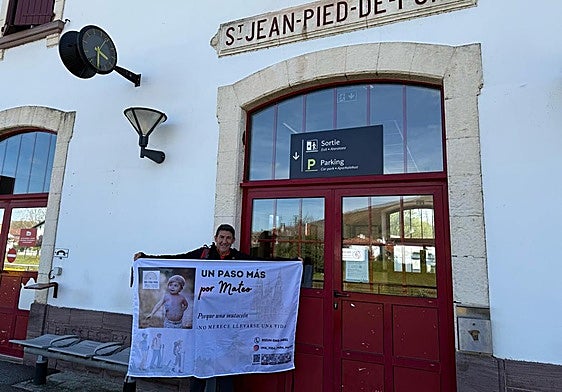 Alfonso Mora antes de partir desde Francia.