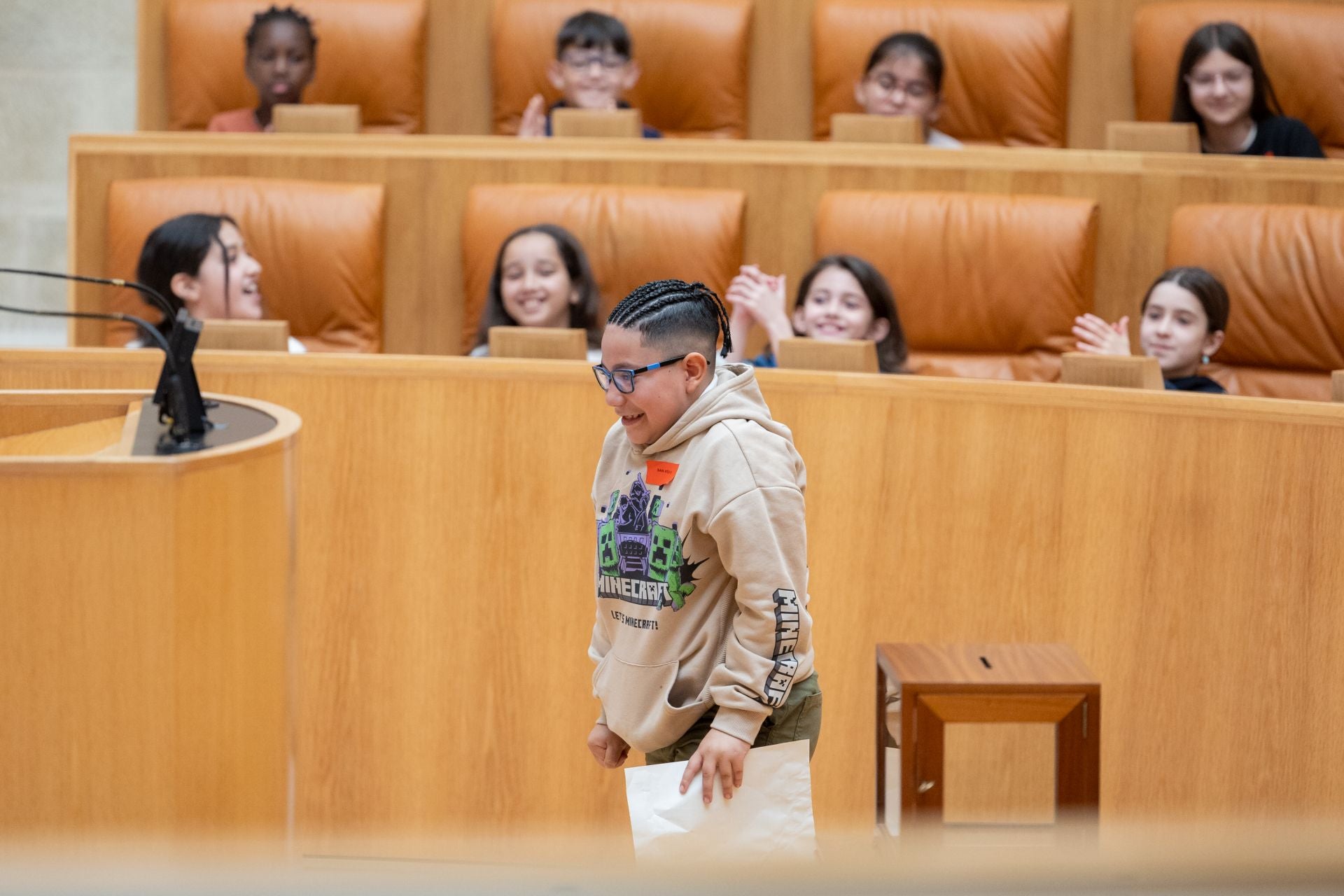Alumnos riojanos se convierten en diputados por un día