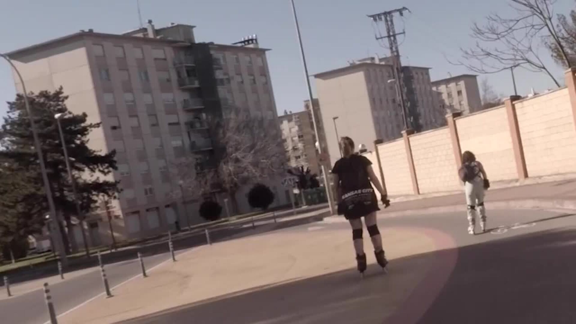 izq