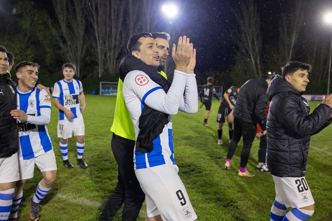 Las imágenes de la celebración del Náxara tras su vuelta a Segunda Federación