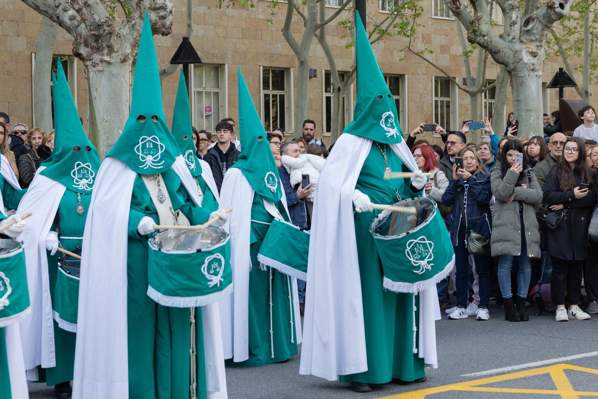 La procesión de las Siete Palabras con el Cristo Yacente, en imágenes