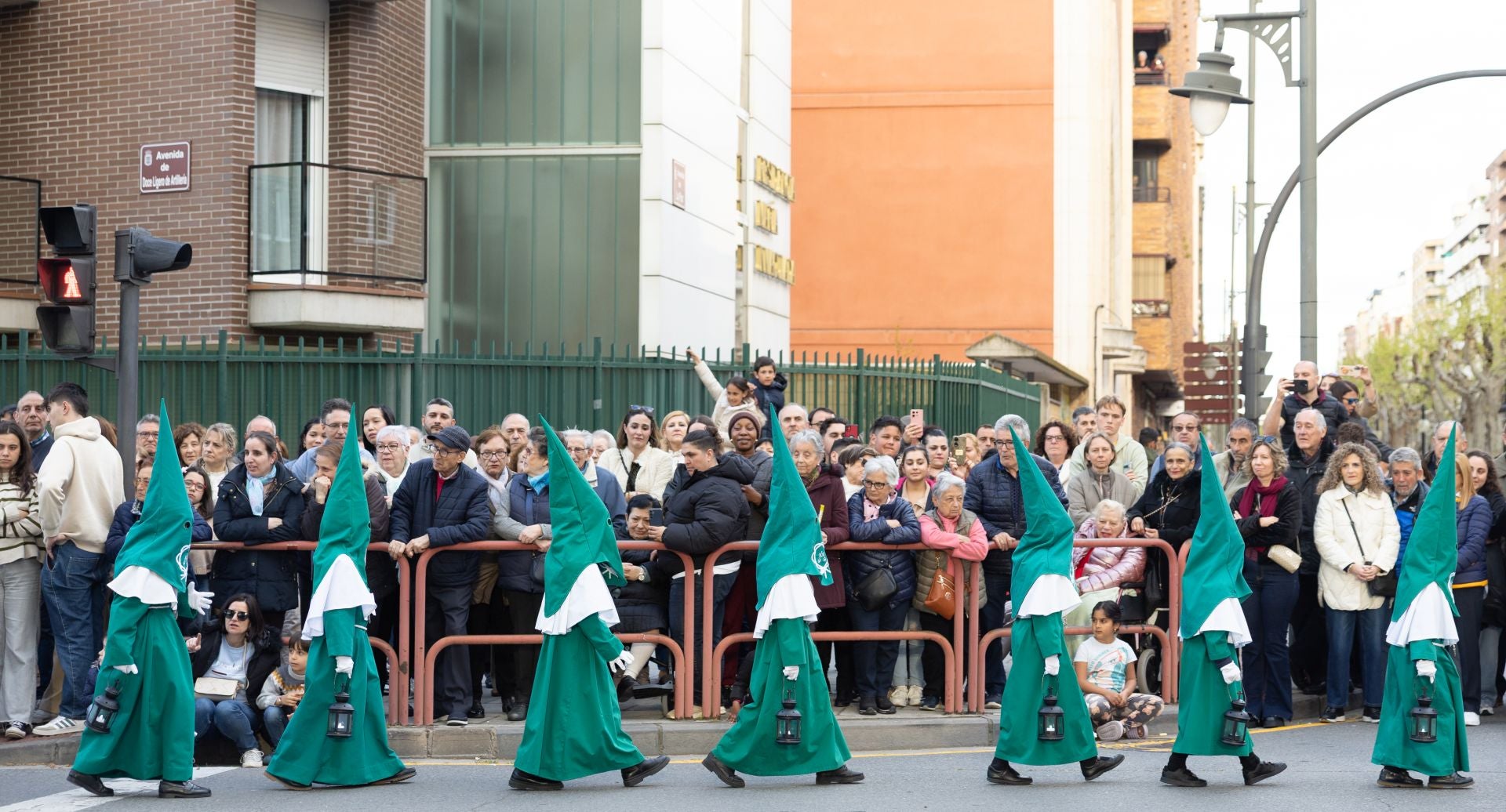 La procesión de las Siete Palabras con el Cristo Yacente, en imágenes