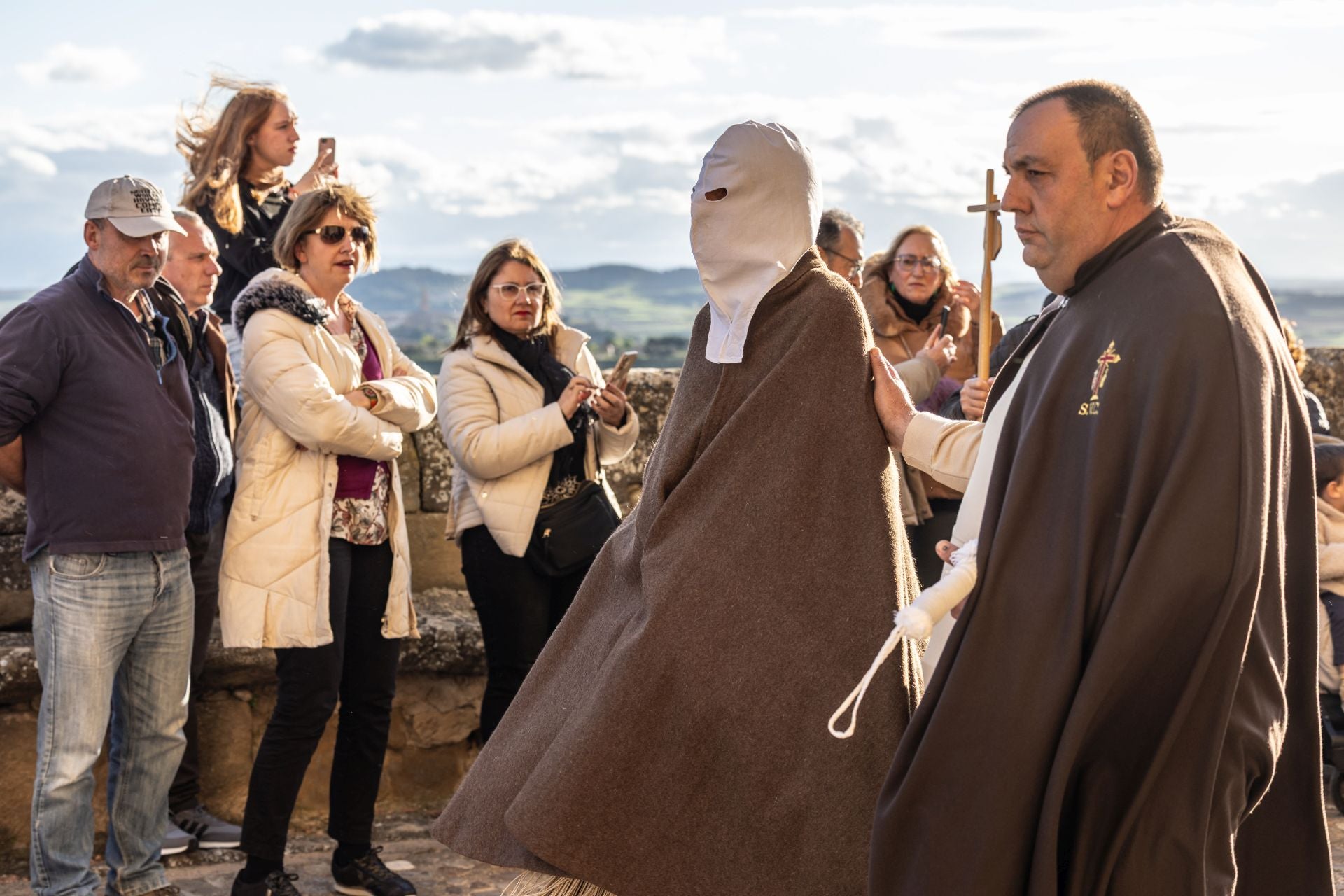 El recorrido de los penitentes de San Vicente, en imágenes