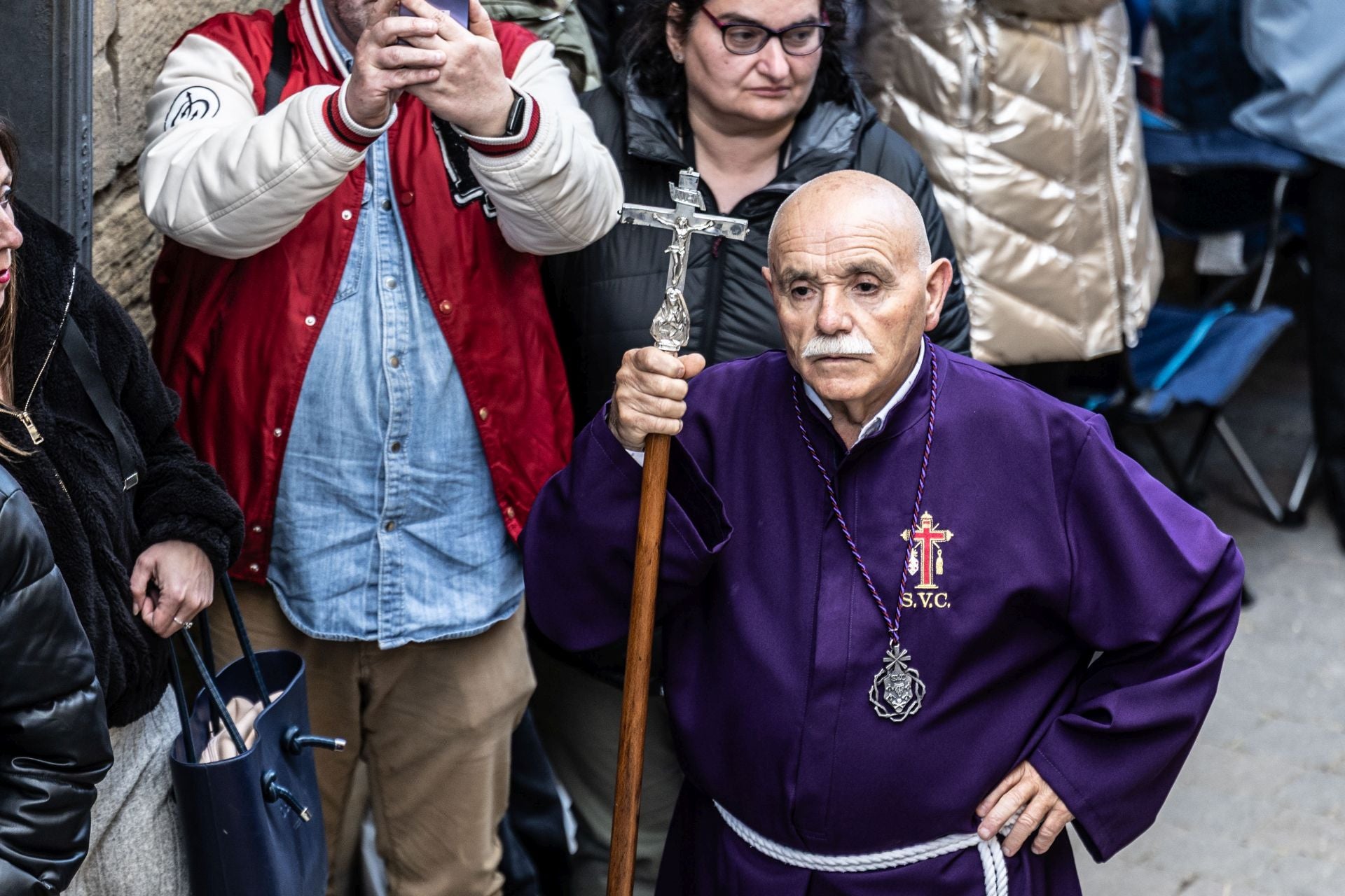 El recorrido de los penitentes de San Vicente, en imágenes