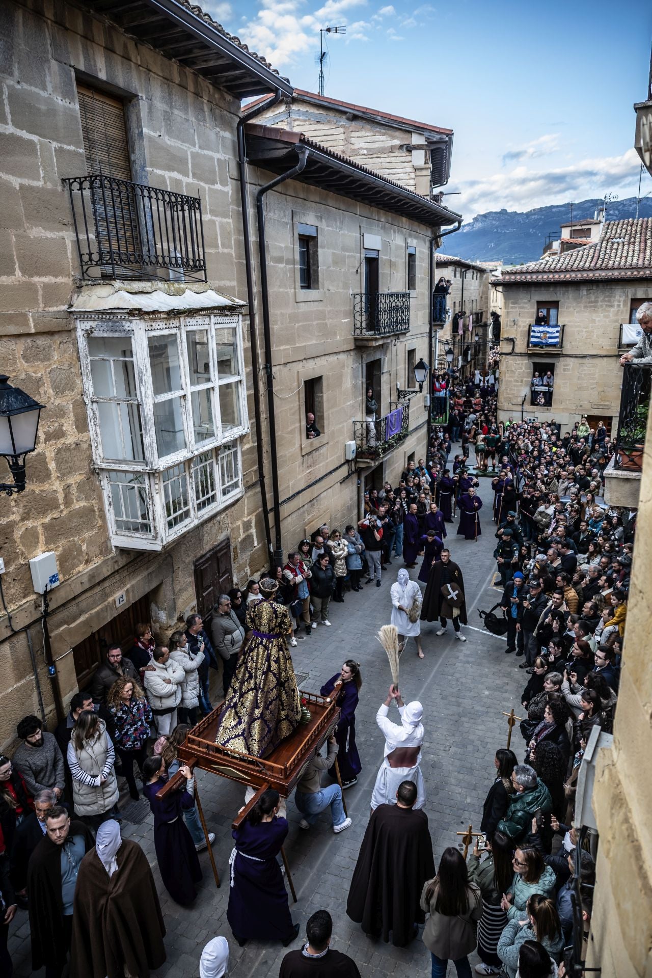 El recorrido de los penitentes de San Vicente, en imágenes