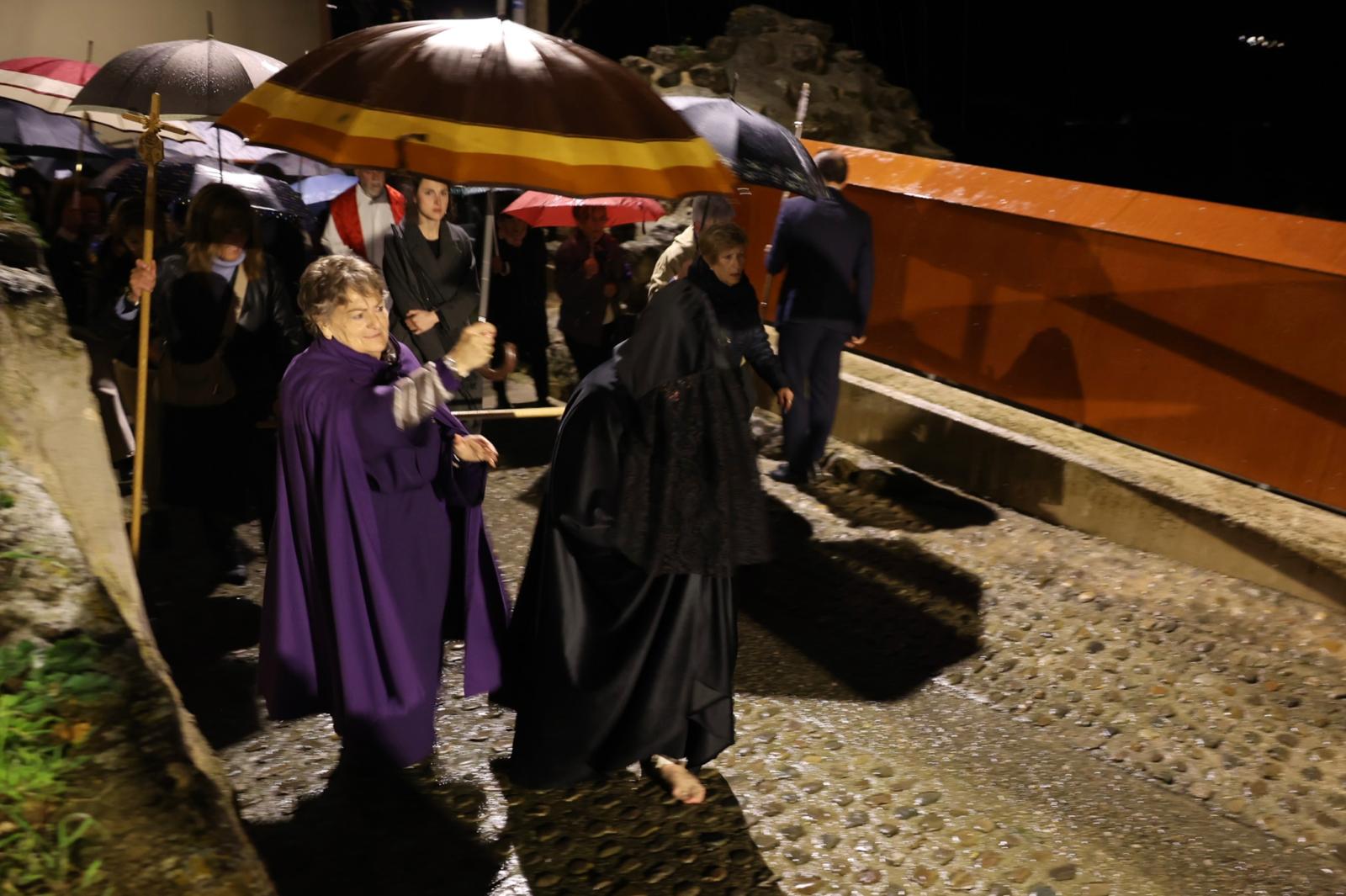 Cofrades de negro: un siglo después, en Los Picaos