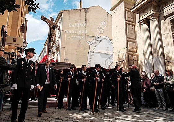 El traslado del Cristo de las Ánimas, en imágenes