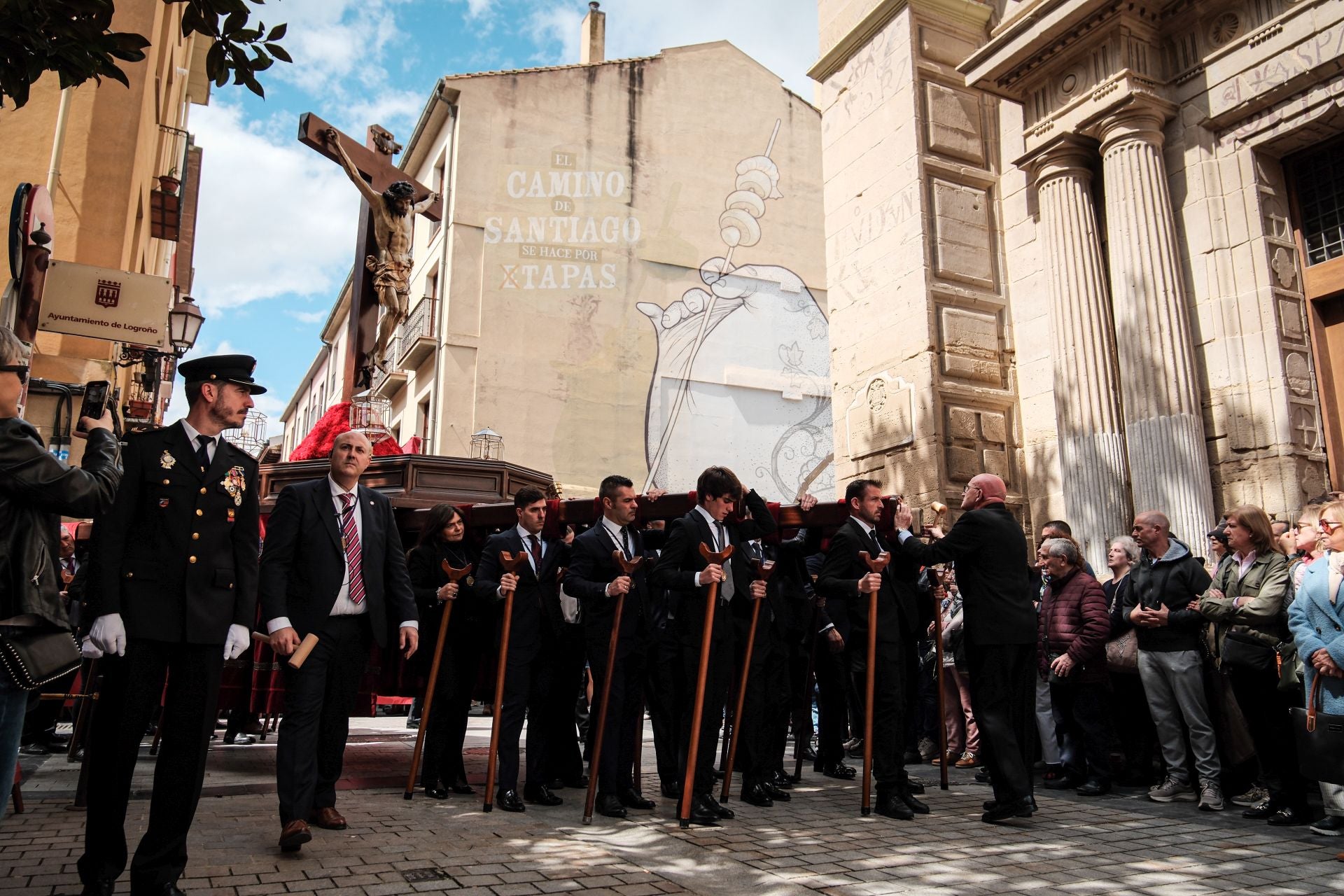 El traslado del Cristo de las Ánimas, en imágenes