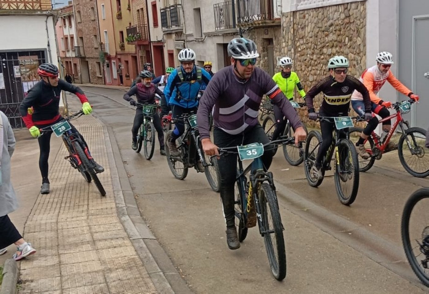 La VII Marcha cicloturista reunió a 35 deportistas