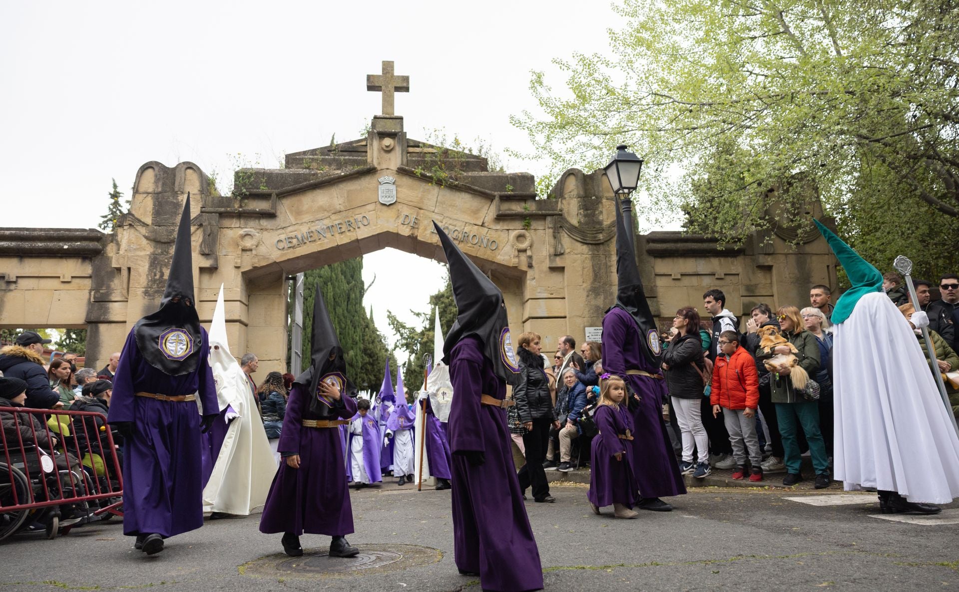 Las imágenes de la procesión de Cristo Resucitado, en Logroño
