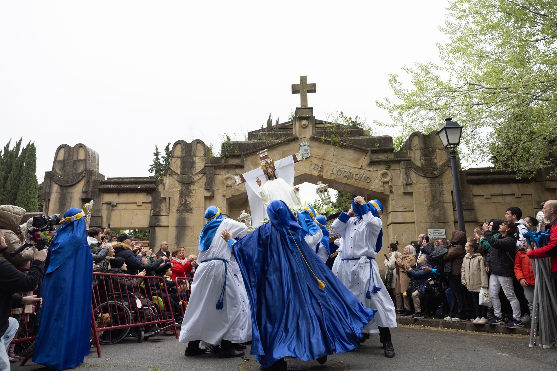 Las imágenes de la procesión de Cristo Resucitado, en Logroño
