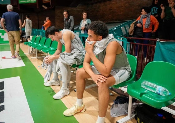 Querejeta y Torres, abatidos al final del partido ante el Albacete.