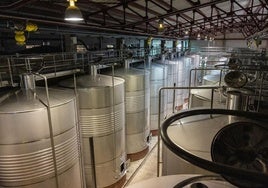 Detalle de las instalaciones de una bodega de Rioja.