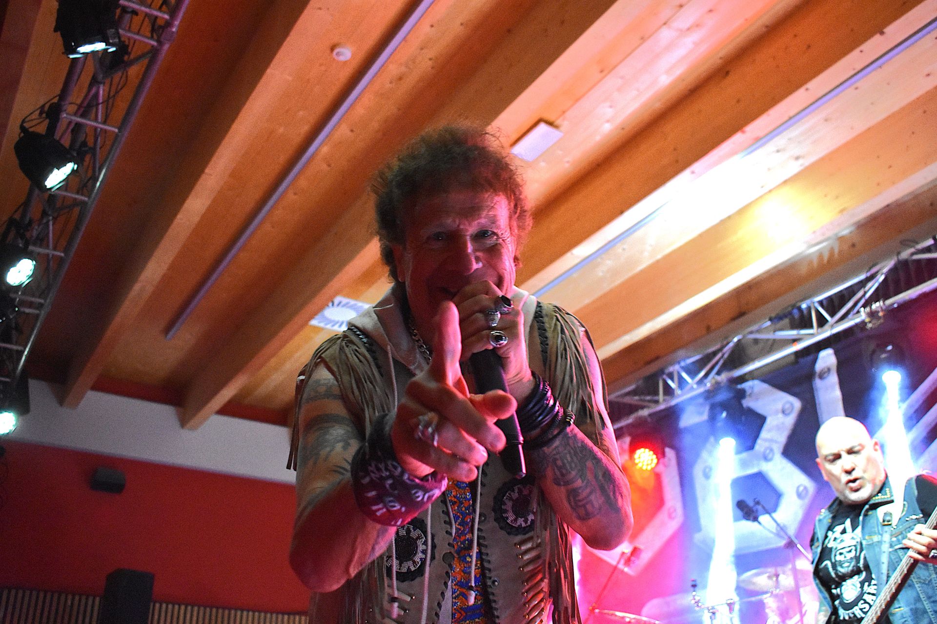 El concierto de Obús y Barón Rojo en la sala Entreviñas