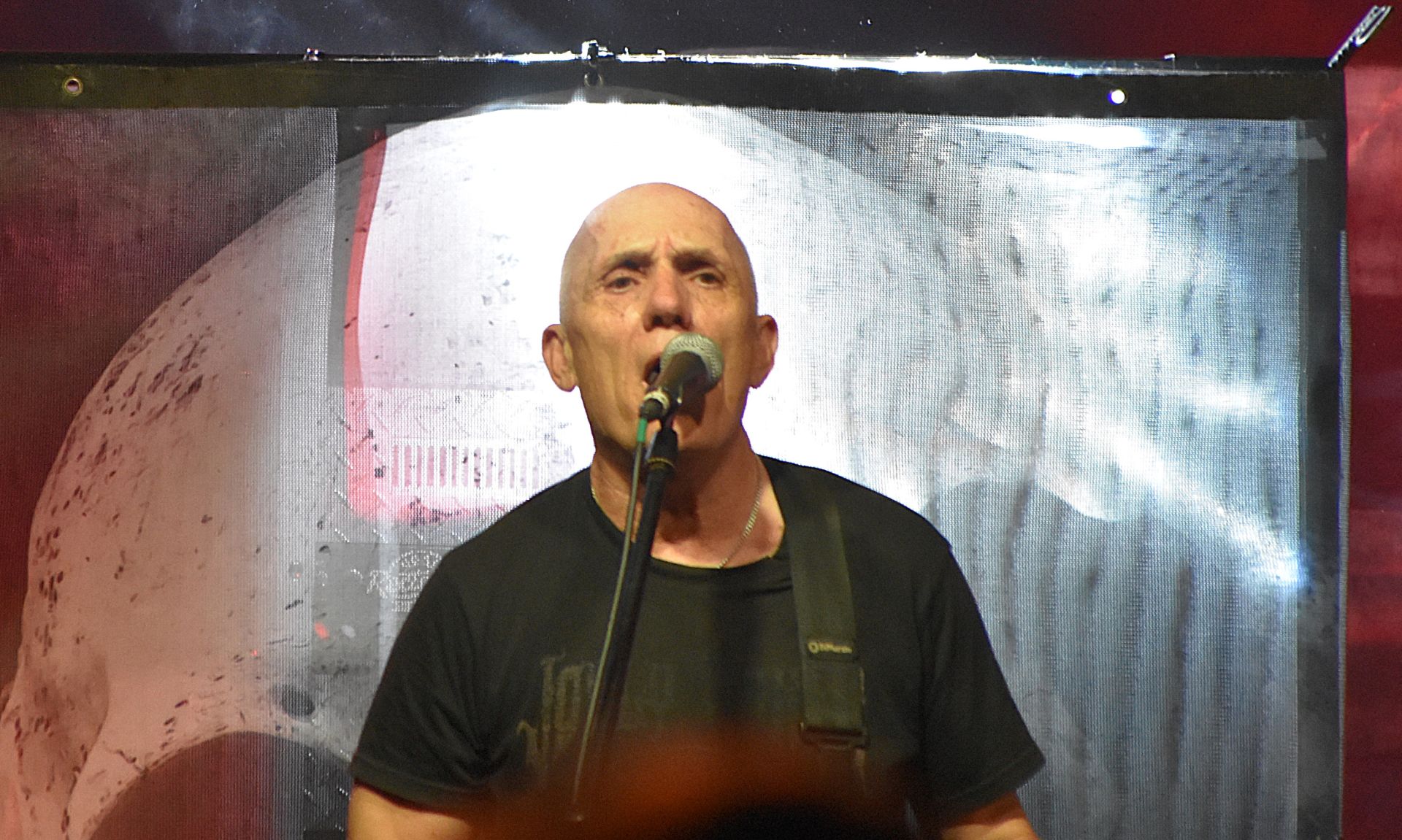 El concierto de Obús y Barón Rojo en la sala Entreviñas