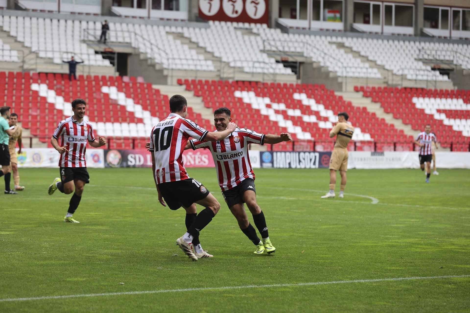 Alegría en la SDL por la victoria ante el Eibar