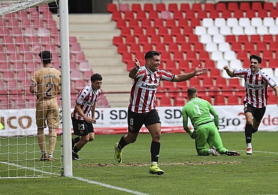 Rubio festeja su gol al Eibar, el pasado domingo en Las Gaunas.