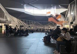 La estación de autobuses, sin luz por el corte de suministro eléctrico
