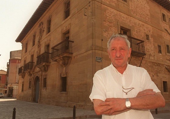 Jesús Álvarez, Chuchi, en una imagen de 1999 cuando su mesón vivía sus mejores momentos.