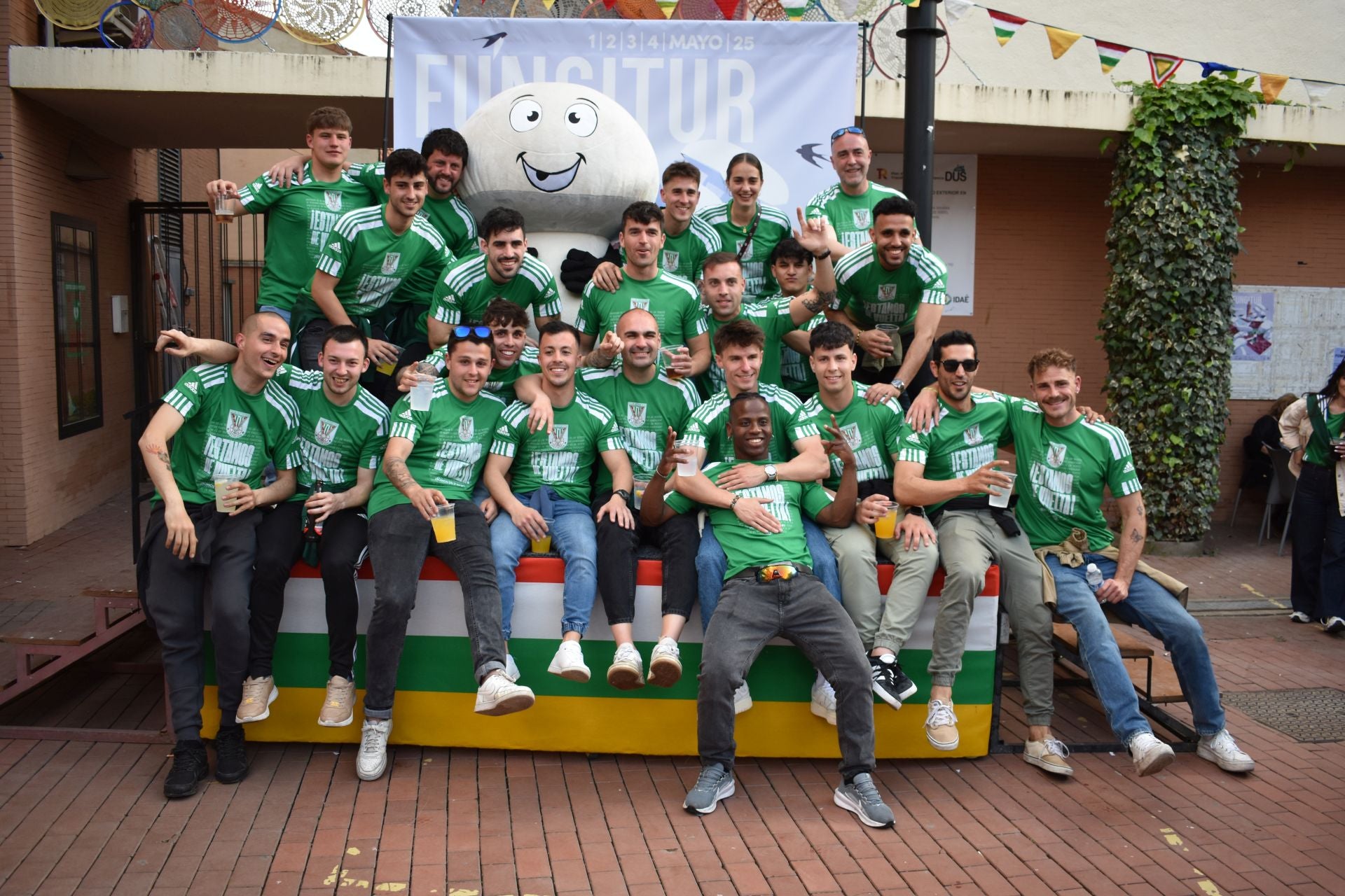 Los hermanos Echapresto, embajadores del champiñón en Pradejón