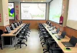 La ciberteca de la UA4 ofrece sus cursos en horario de tarde.