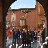 El Cristo del Perdón, al entrar este sábado a la parroquia de Santa Ana.